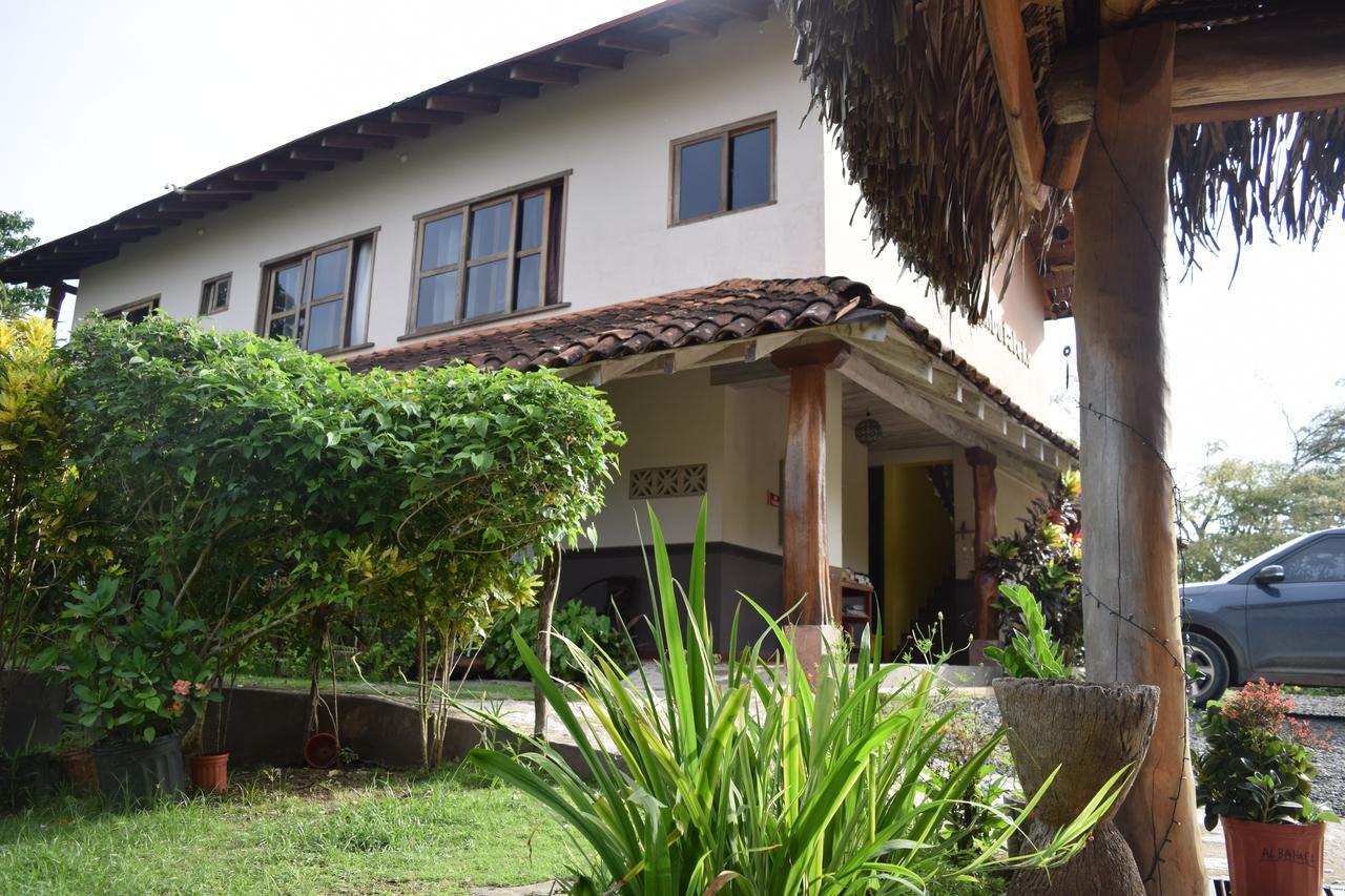 Hotel Kambutaleko Cambutal Exterior photo